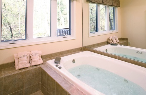 Fairfield Glade Resort | Fairfield Glade, TN: 2 BR Suite w/Whirlpool Tub, Lakes, Golf, Beaches & More!