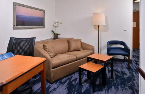 Beloit Hotel | Fairfield Inn and Suites Beloit