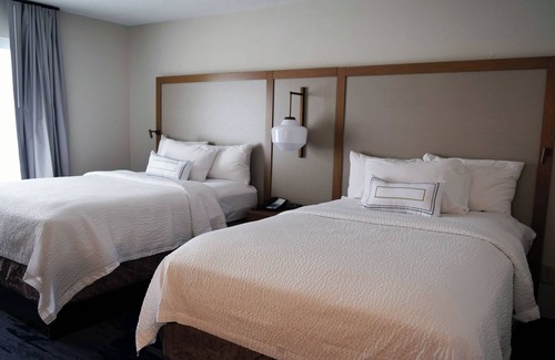 Austintown Hotel | Fairfield Inn and Suites by Marriott Youngstown Austintown
