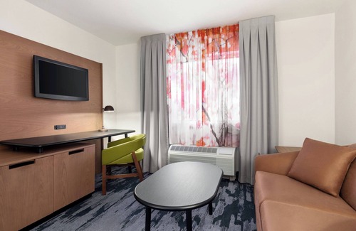 Visalia Hotel | Fairfield Inn by Marriott Visalia Sequoia