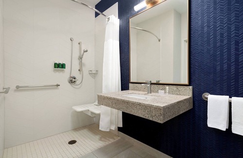 Visalia Hotel | Fairfield Inn by Marriott Visalia Sequoia