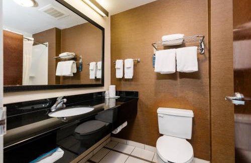 North Charleston Hotel | Fairfield Inn & Suites by Marriott Charleston North/Ashley Phosphate