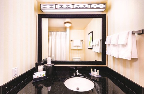 Redding Hotel | Fairfield Inn & Suites by Marriott Redding