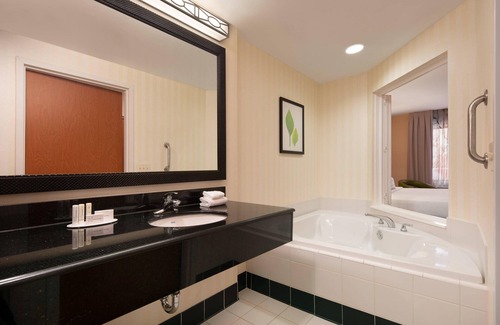 Redding Hotel | Fairfield Inn & Suites by Marriott Redding