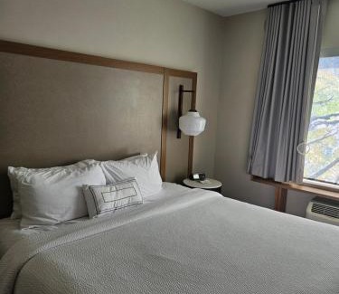 Athens Hotel | Fairfield Inn & Suites by Marriott Athens