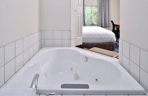 Beloit Hotel | Fairfield Inn & Suites by Marriott Beloit