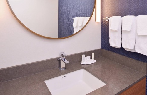 Bakersfield Hotel | Fairfield Inn & Suites by Marriott Bakersfield Central