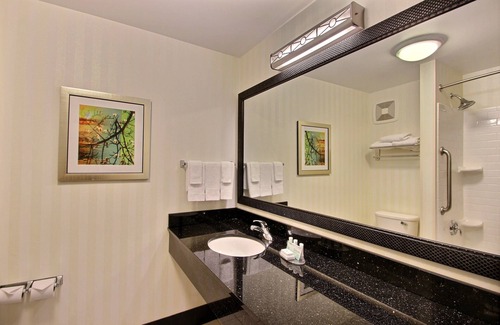 Oak Creek Hotel | Fairfield Inn & Suites by Marriott Milwaukee Airport