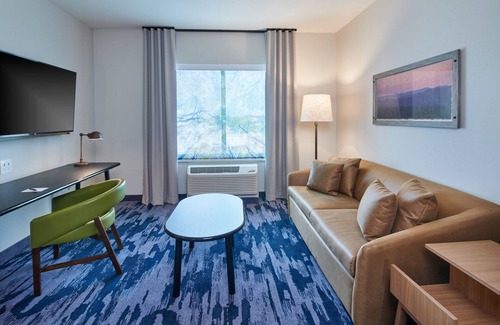 Des Plaines Hotel | Fairfield Inn & Suites by Marriott Chicago O'Hare