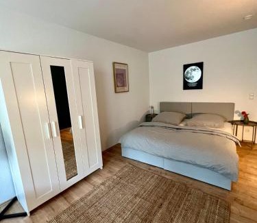 Golzheim Apartment | FairLoft - Messeloft - 5 Minutes to fair - 10 Minutes to city center