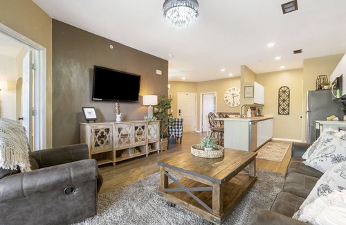 Downtown Branson Condo | Fairview Escape - Holiday Hills Branson - Golf - Outdoor Pools