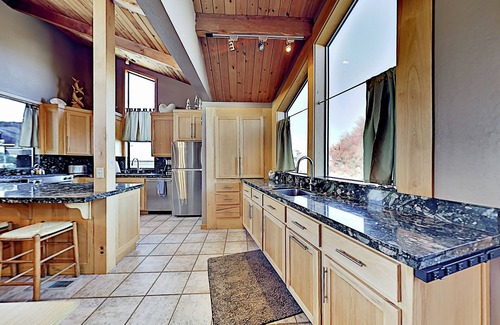 Bodega Bay House | Fairview Grande | Bay Views, Sauna & Private Hot Tub | Walk to Beach & Golf