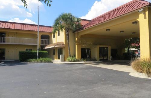 Mobile Hotel | Fairview Inn & Suites Mobile