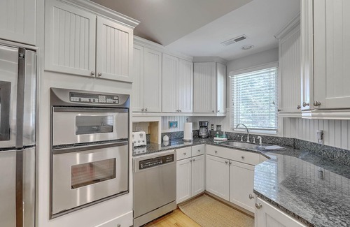 Isle of Palms Villa | Fairway Dunes 27 - Screen Porch Golf Course View!