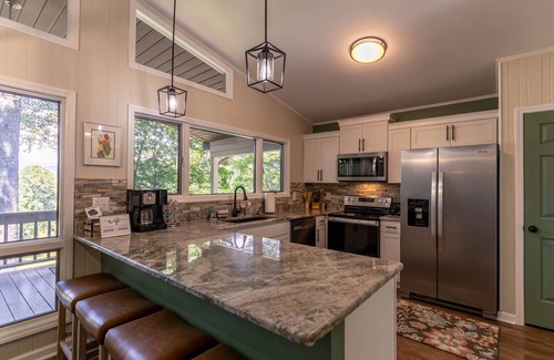 Spruce Pine Cabin | Fairway Gem at Spruce Pine - EV charge port, hot tub, fishing access