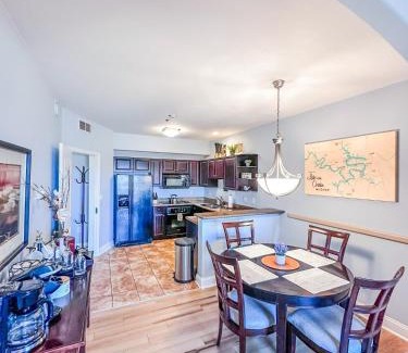 Lake Ozark House | Fairway To Heaven At Four Season 2bed2bath Condo