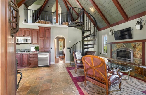 Davis Apartment | Fairytale retreat at UC Davis, ultimate privacy and comfort