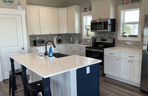 Morgantown House | Fall Dates on Sale! Pools, Tennis and Great Views!