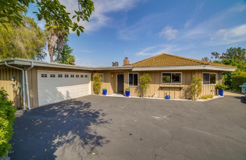 Fallbrook House | Fallbrook Home with Mountain Views Close to Hiking!