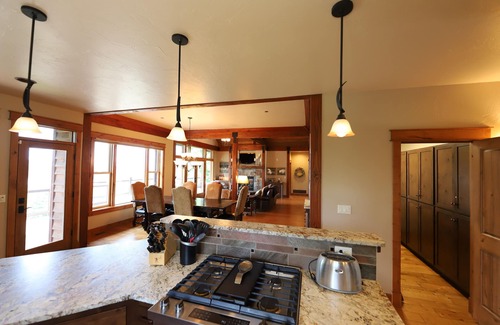 Harrison House | Family and Friends Get-Away w/Views for Miles!