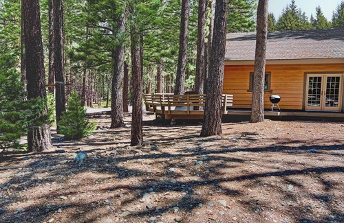 Graeagle Cabin | Family Cabin in Graeagle CA w/King Bed & EV Charge