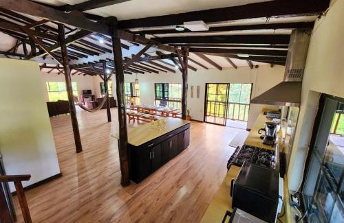 Ilobasco Apartment | Family cabin with spectacular views CasaColibrí