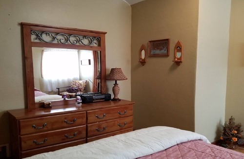 Vienna House | Family Country home ready for a getaway in east S Dak. Hunting & fishing close.