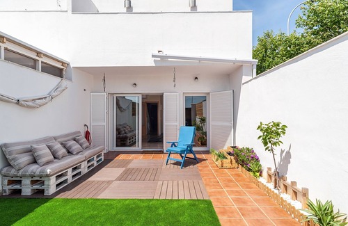 Conil de la Frontera House | Family-Friendly Home Casa Noah Close to Beach with Pool, Terrace, Balcony & Wi-Fi