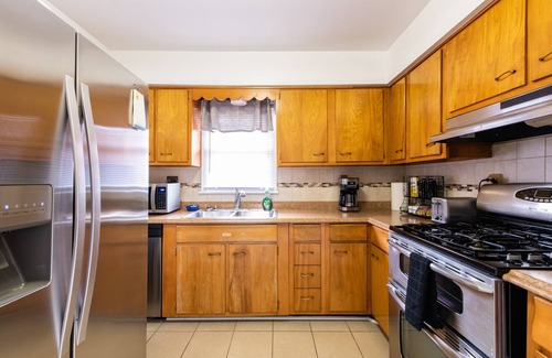 Iroquois House | Family Friendly 3 bed 2 bath close to many Louisville Landmarks