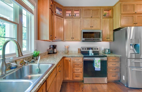 Abbeville House | Family-Friendly Abbeville Home w/Fire Pit & Games