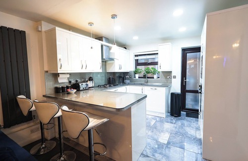 Whitechapel House | Family-Friendly House in The Heart Of Brick Lane, Sleeps 7!