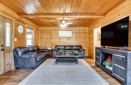 New Lisbon House | Family-Friendly Milton Home on 14 Acres with Hot Tub