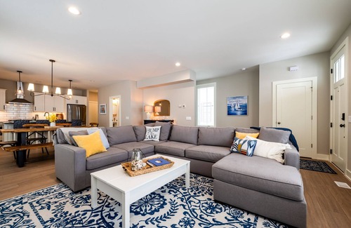 Saint Joseph House | Family friendly two story home located in St. Joseph, MI lake side resort.