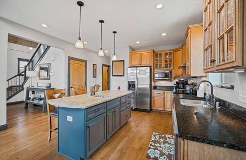 Eddyville Cabin | Family, Friends, and Lake Views @ "All Decked Out"