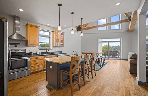 Eddyville Cabin | Family, Friends, and Lake Views @ "All Decked Out"