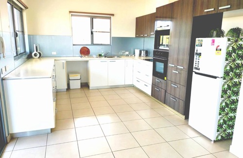 Rapid Creek Apartment | Family Gateway to Seashore