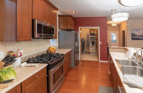 Juneau House | Family Getaway in Juneau, Alaska: Unforgettable Ocean and Mountain Views