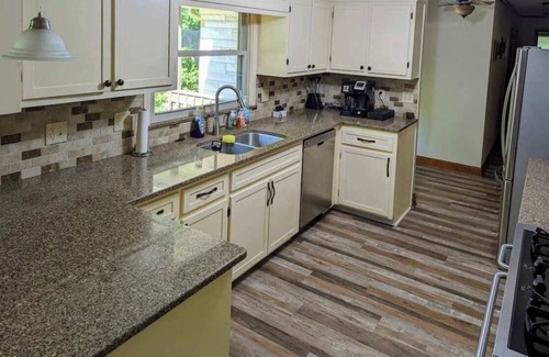 North Terre Haute House | Family Getaway: Indoor Pool, Sauna & Arcade