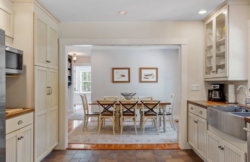 Rockport House | Family home – top 2 floors. Minutes walk to town and beach