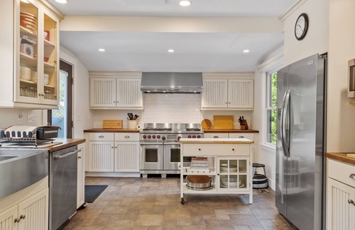 Rockport House | Family home – top 2 floors. Minutes walk to town and beach