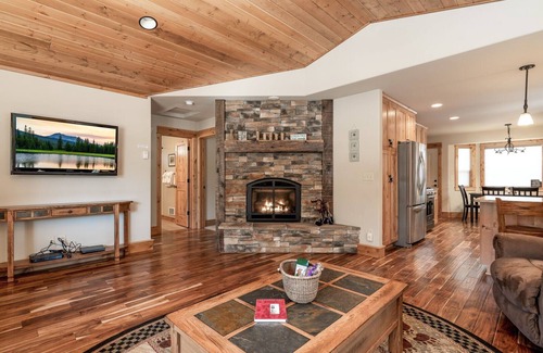 West Yellowstone House | Family House With Additional Guest House Included- Fox