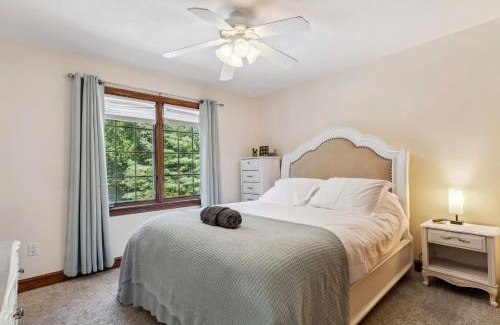 Amherst House | Family Paradise - Pool Theater Games Galore