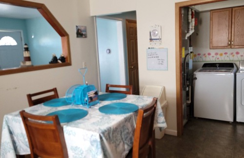 Lacarne House | Family/pet friendly 3 bdrm home Sleep 6 fish cleaning area and boat parking