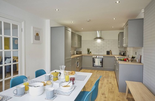 Halifax House | Family + Pets | Garden | 300 Mbps | Halifax 8 min