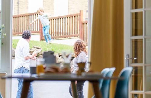 Halifax House | Family + Pets | Garden | 300 Mbps | Halifax 8 min