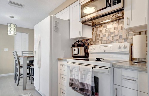 Tarpon Springs Bed & Breakfast | Family Retreats 5 minutes to the beach