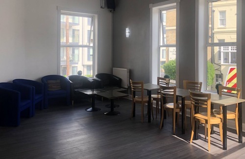 West Cliff House | FAMILY ROOM FOR 3 PEOPLE - CAPITAL ONE HOTEL - BOURNEMOUTH CENTRE WEST CLIFF