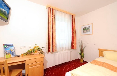 Aigen im Ennstal Bed & Breakfast | Family room, shower, WC, comfort - Kirchenwirt Aigen