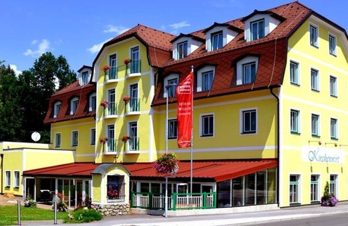 Aigen im Ennstal Bed & Breakfast | Family room, shower, WC, comfort - Kirchenwirt Aigen