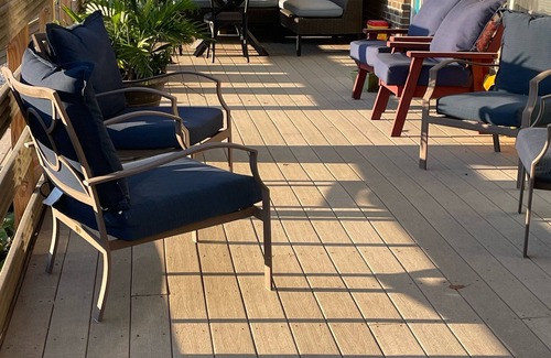 St. Joseph Apartment | Family suite sleeps 11! We are near Champaign-Urbana 4 bedrooms & 2.5 bathrooms